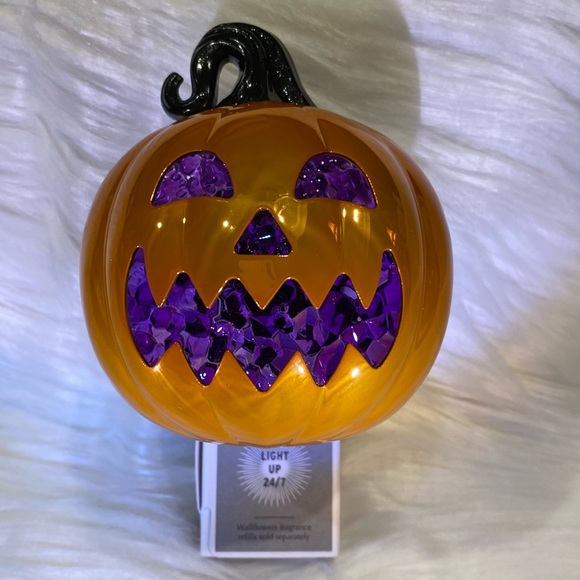 🎃Jack O'Lantern Nightlight🎃Wallflowers Fragrance Plug, BBW, NEW & SEALED w/TAG - Picture 3 of 10